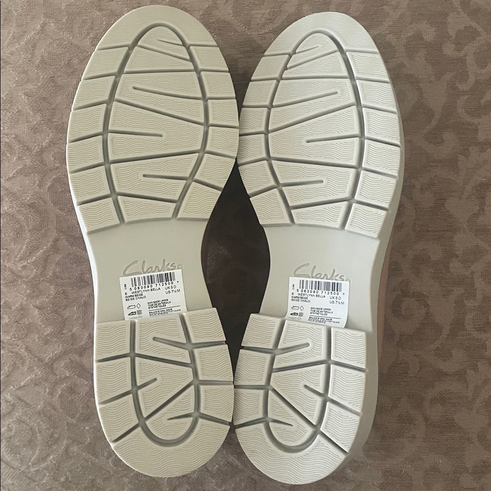 CLARKS WESTLYNN BELLA Beige Loafers with Tassels Size 7.5M - Picture 3 of 7